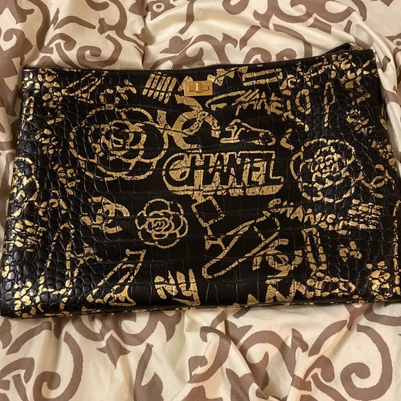 Authentic Chanel clutch - Picture 9 of 11